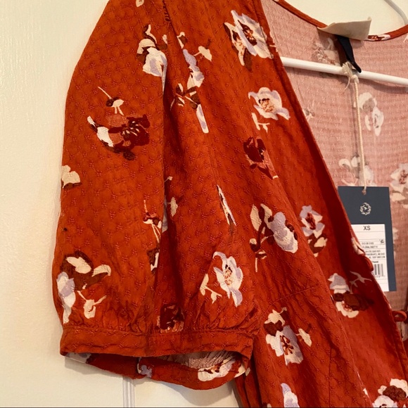 NWT floral print short sleeve v-neck dress - Picture 4 of 9